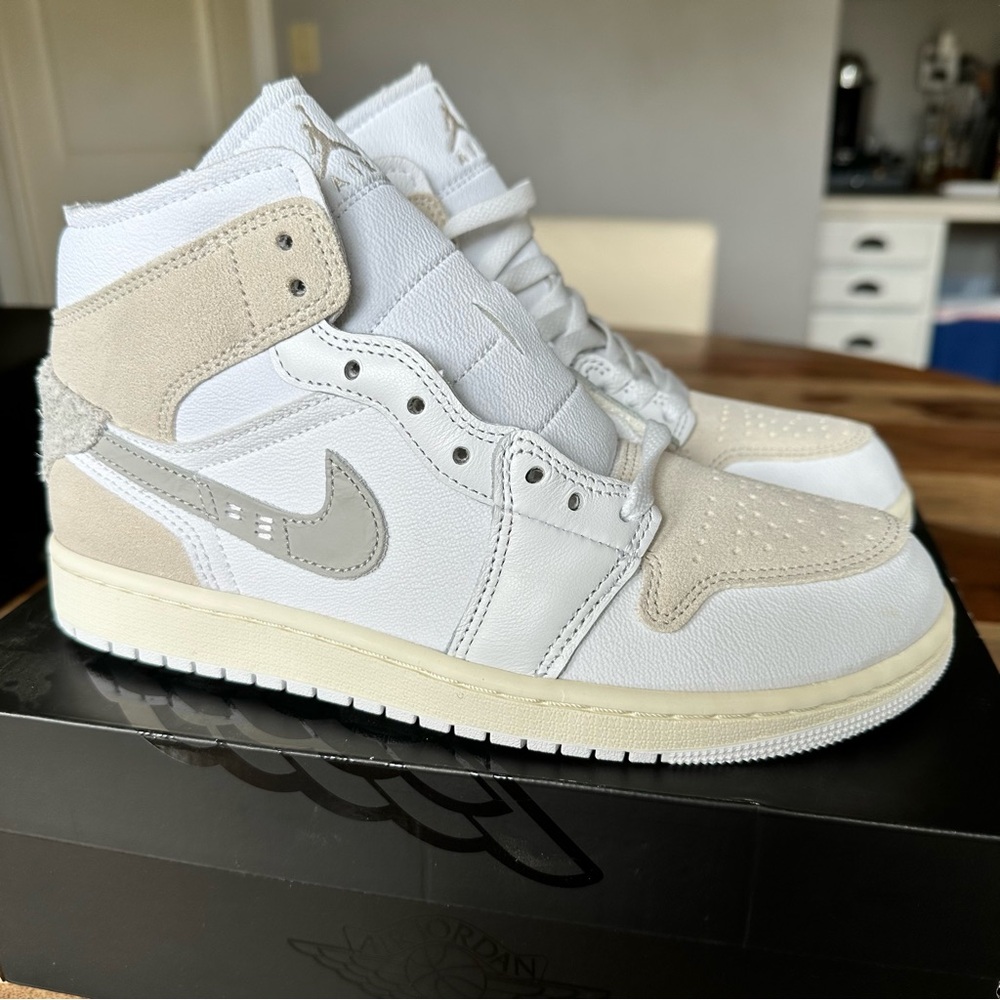 Air Jordan 1 Mid SE Craft - white/ orebrown/ tech grey
